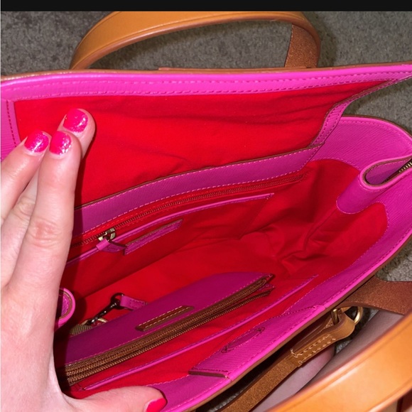 Dooney and Bourke bag - Picture 2 of 7